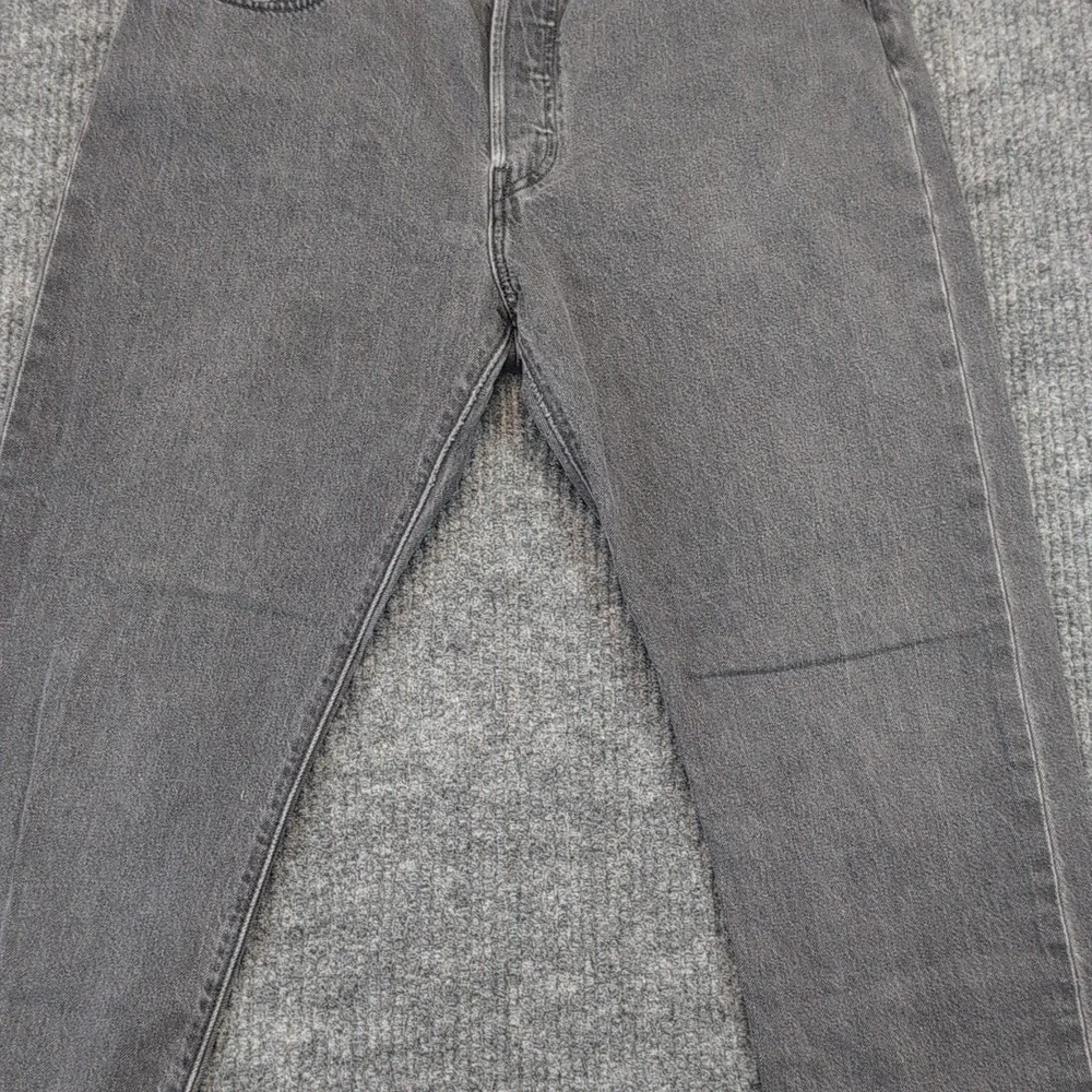 Levi's Men's 30x26 Gray Denim Jeans Straight Fit Button Fly Distressed 5-Pocket
